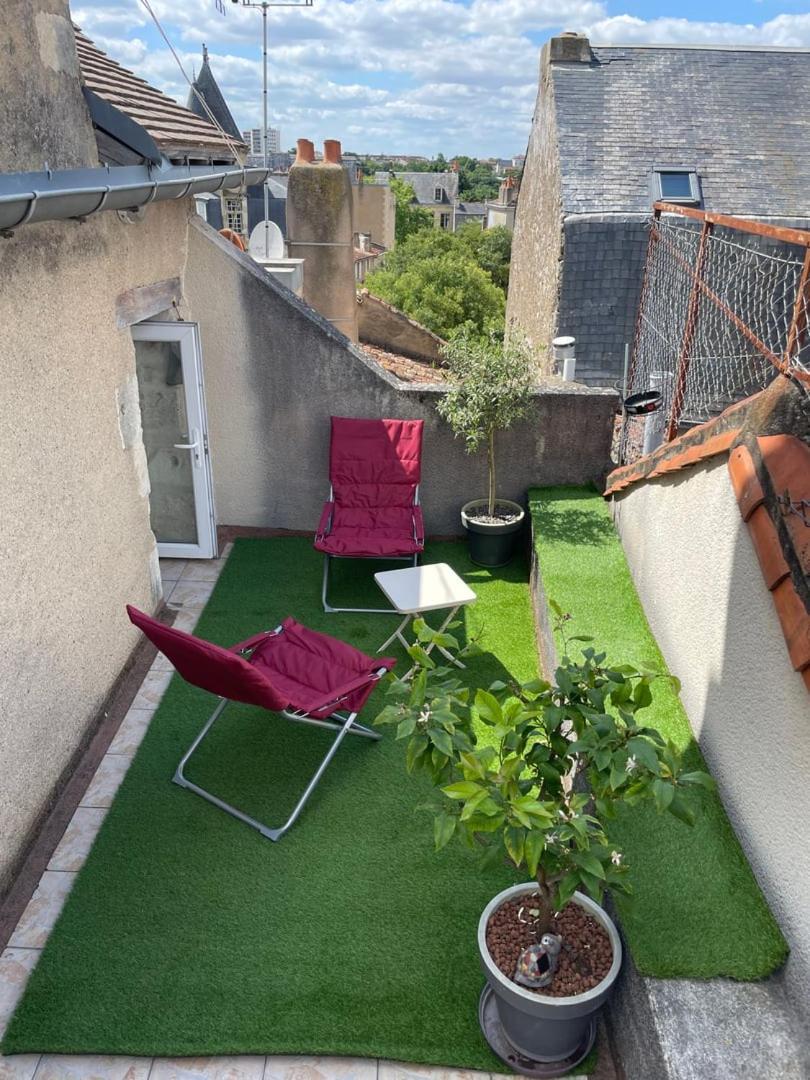 So British ! Appart Atypique Et Sa Petite Terrasse Poitiers Exterior foto
